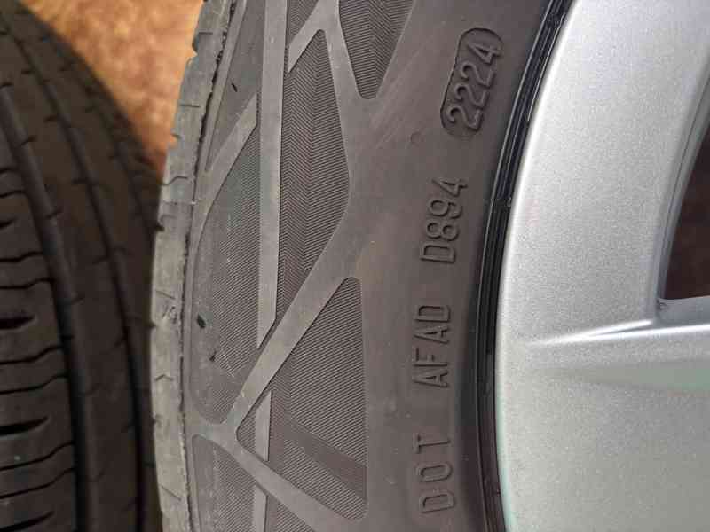 Prodám ZÁNOVNÍ letní ALU sadu Škoda Fabia IV 185/65 R15 - foto 6