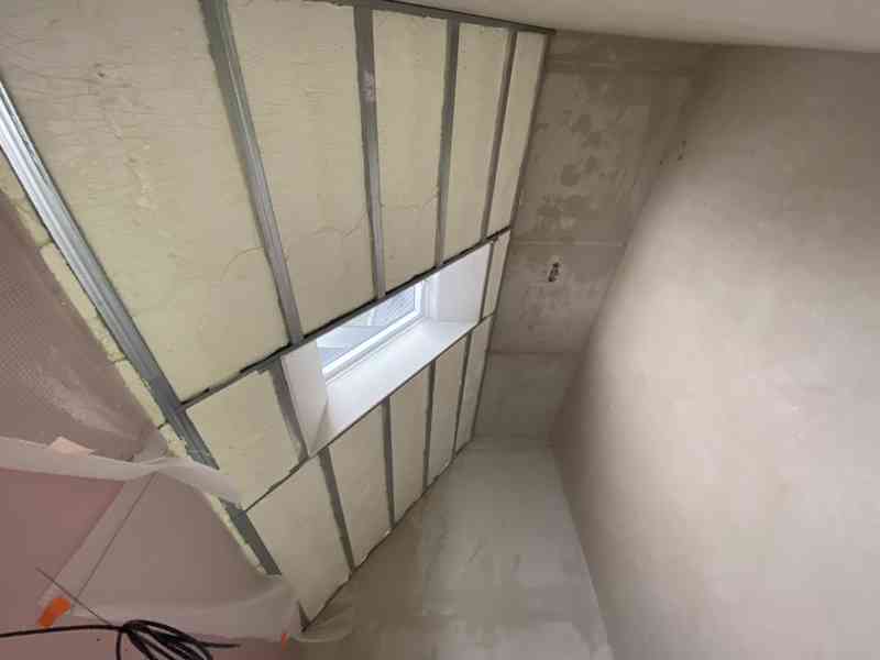 Stříkaná izolace, kanadská pěna ICYNENE - foto 2