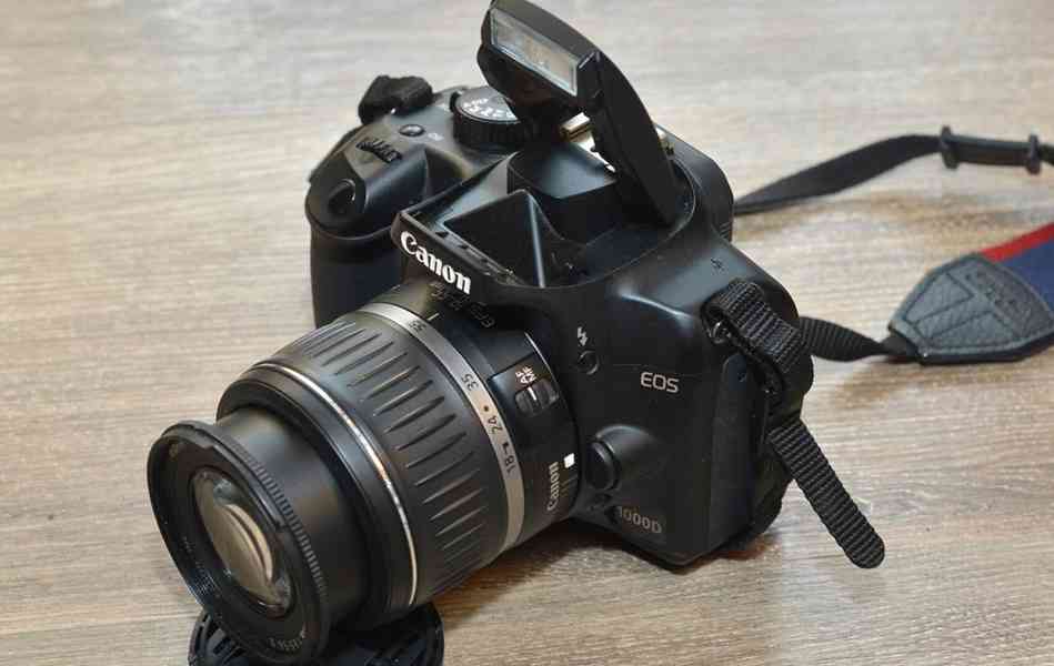 Canon EOS 1000D + OBJEKTIV EF-S 18-55mm 2200 Exp. - foto 4