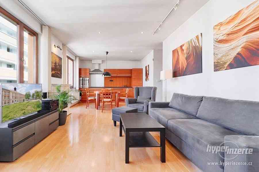 Prodej bytu 2kk, parkovací místo, sklep,Jeseniova, Praha 3 - foto 1