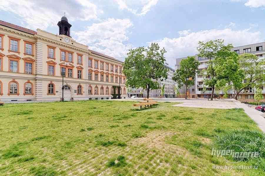 Prodej bytu 2kk, parkovací místo, sklep,Jeseniova, Praha 3 - foto 5