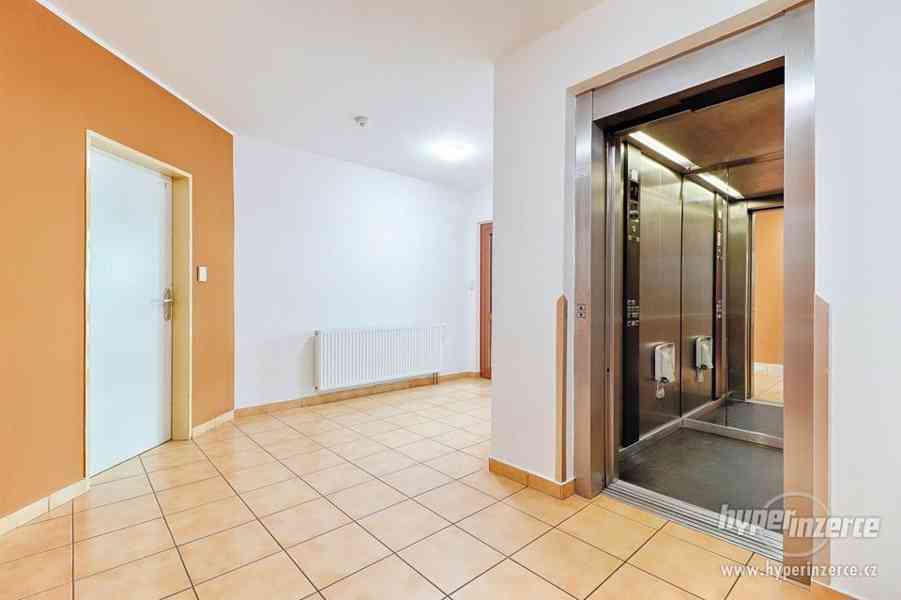 Prodej bytu 2kk, parkovací místo, sklep,Jeseniova, Praha 3 - foto 7