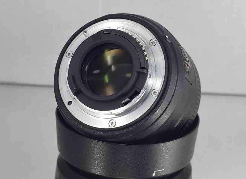 Nikon AF-S Nikkor 35 mm f/1.8 G **DX Pevný  - foto 3