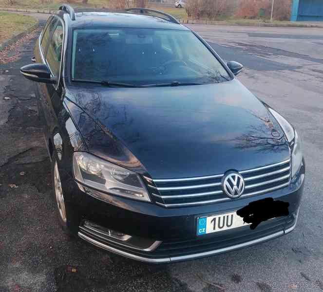 Volkswagen Passat 1,6   TDi, 77kW, do provozu11/2011 - foto 20