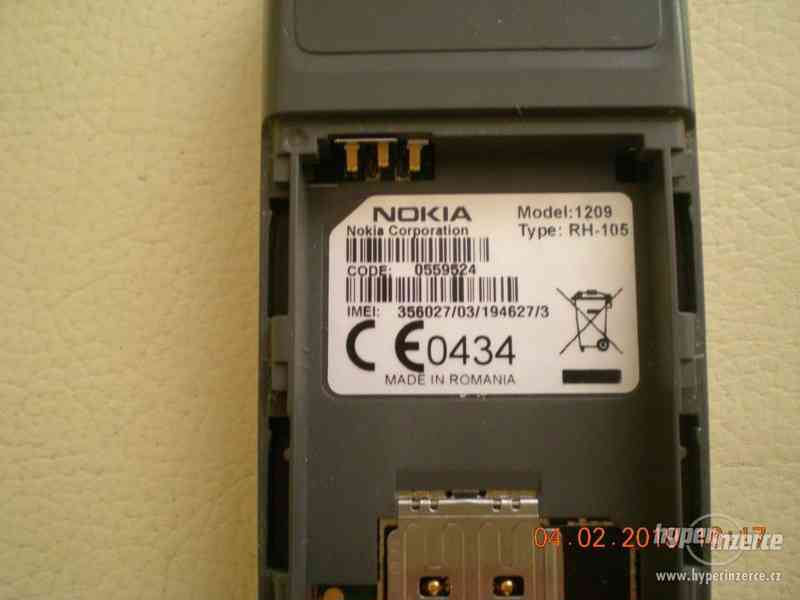 Nokia 1209 z r.2009 - plně funkční zajímavé telefony - foto 10