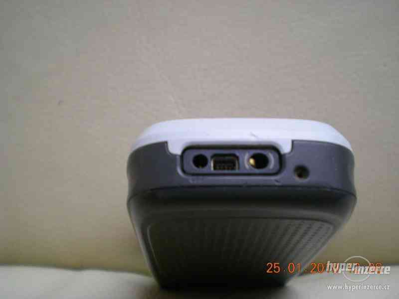 Nokia 1209 z r.2009 - plně funkční zajímavé telefony - foto 17