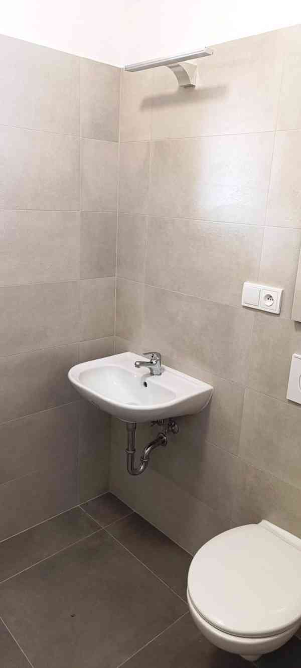 Nový byt 2+kk s terasou a zahrádkou okr. Znojmo - foto 9
