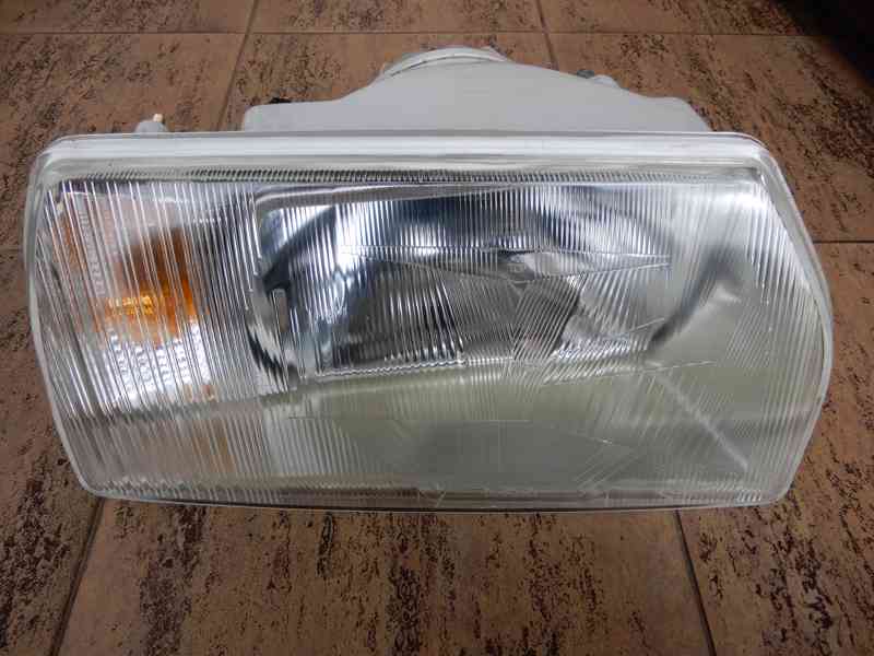 Přední světlo Škoda Favorit