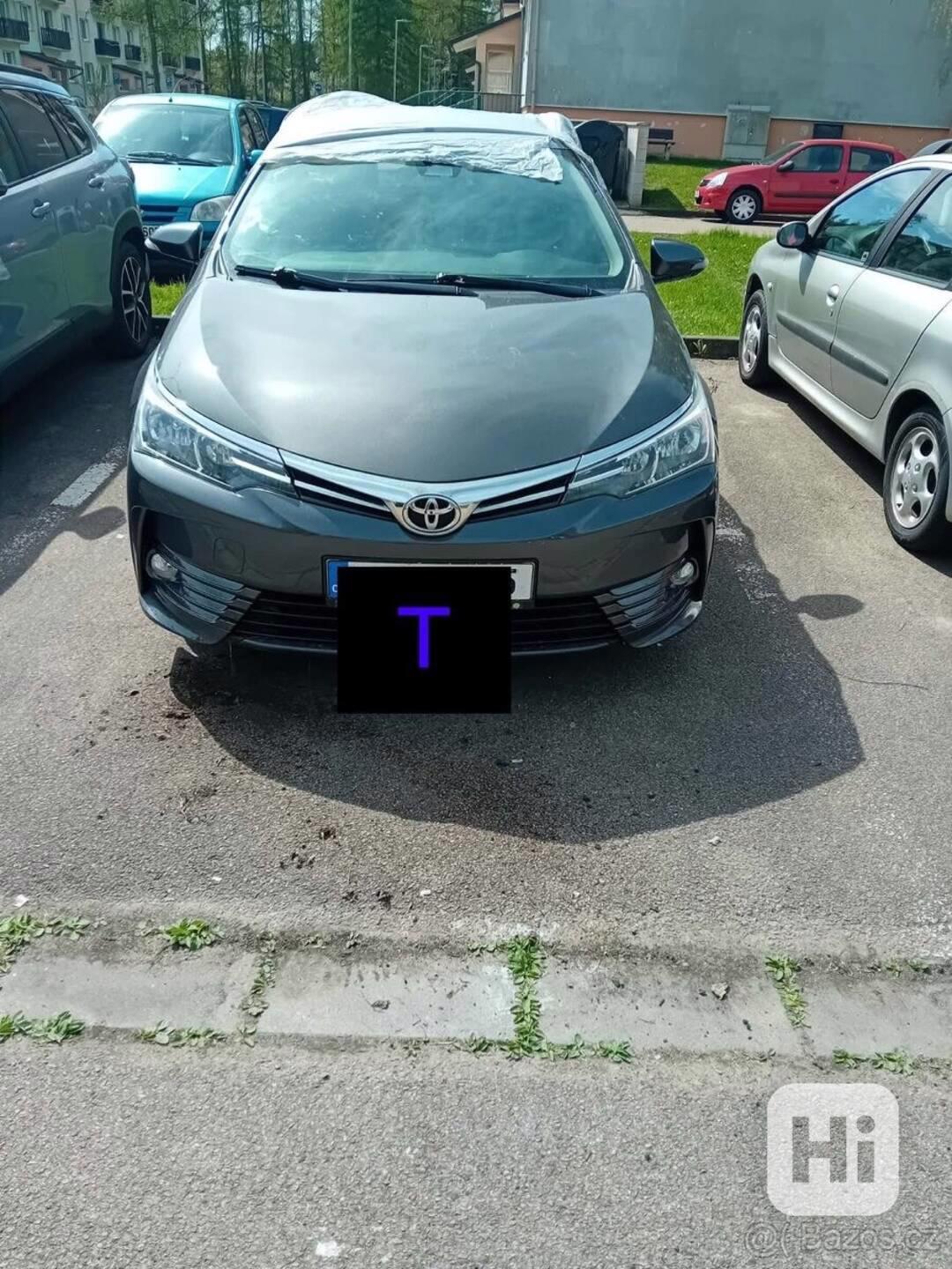 Toyota Corolla 1,6   benzín - foto 1