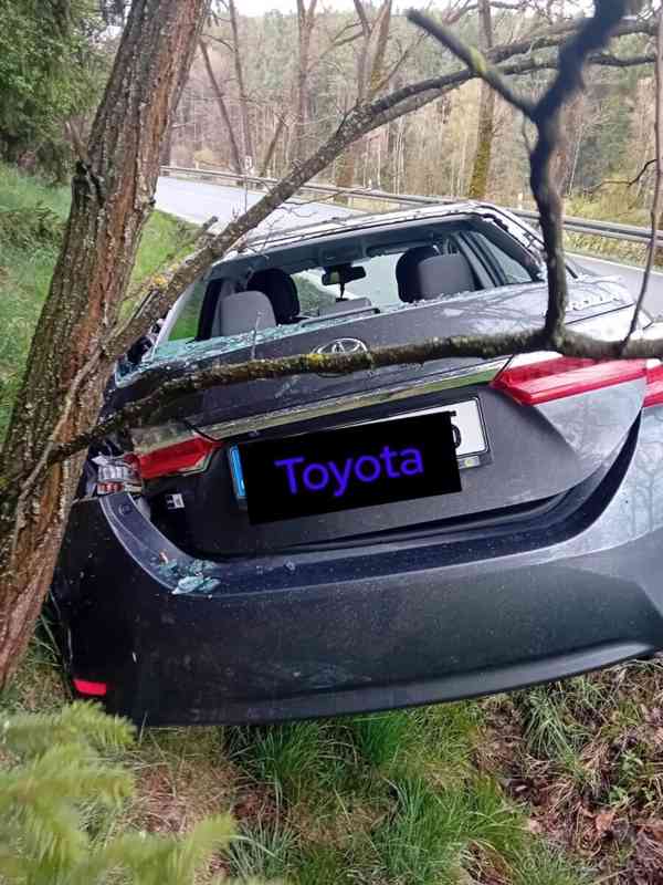 Toyota Corolla 1,6   benzín - foto 3