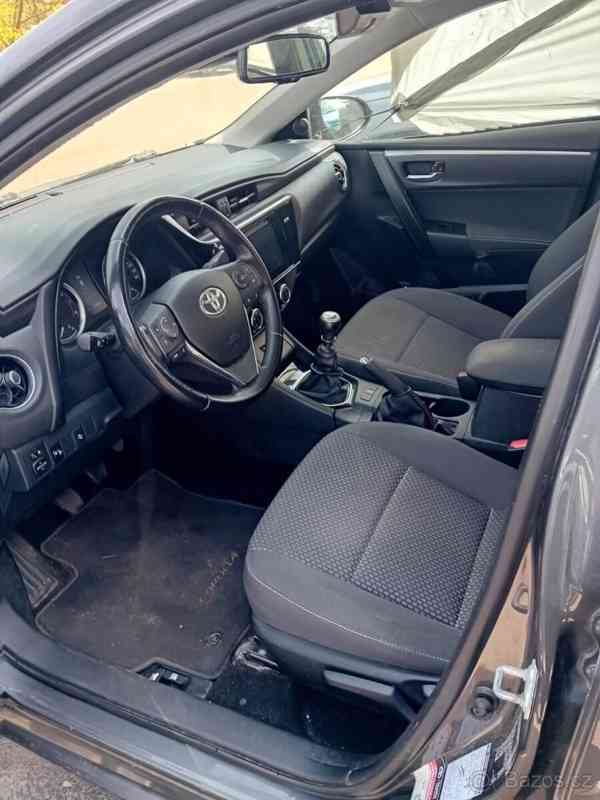 Toyota Corolla 1,6   benzín - foto 4