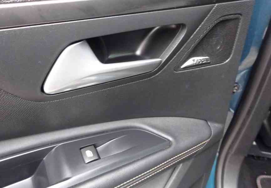 Peugeot 5008 1.6 GT LINE r.v.2018 2.Maj.serv.kníž.ČR - foto 19