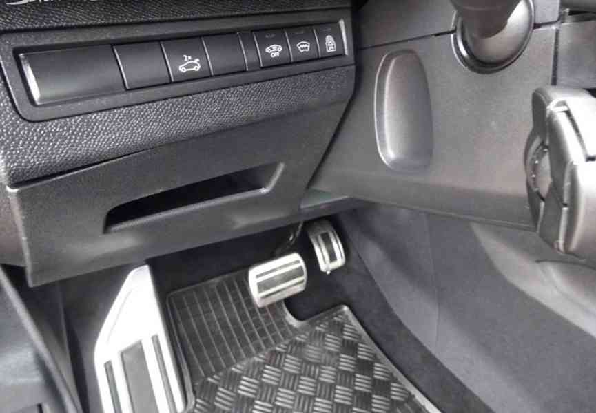 Peugeot 5008 1.6 GT LINE r.v.2018 2.Maj.serv.kníž.ČR - foto 15