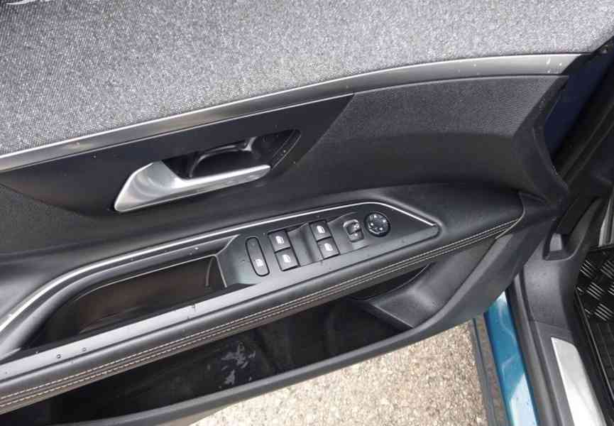 Peugeot 5008 1.6 GT LINE r.v.2018 2.Maj.serv.kníž.ČR - foto 6