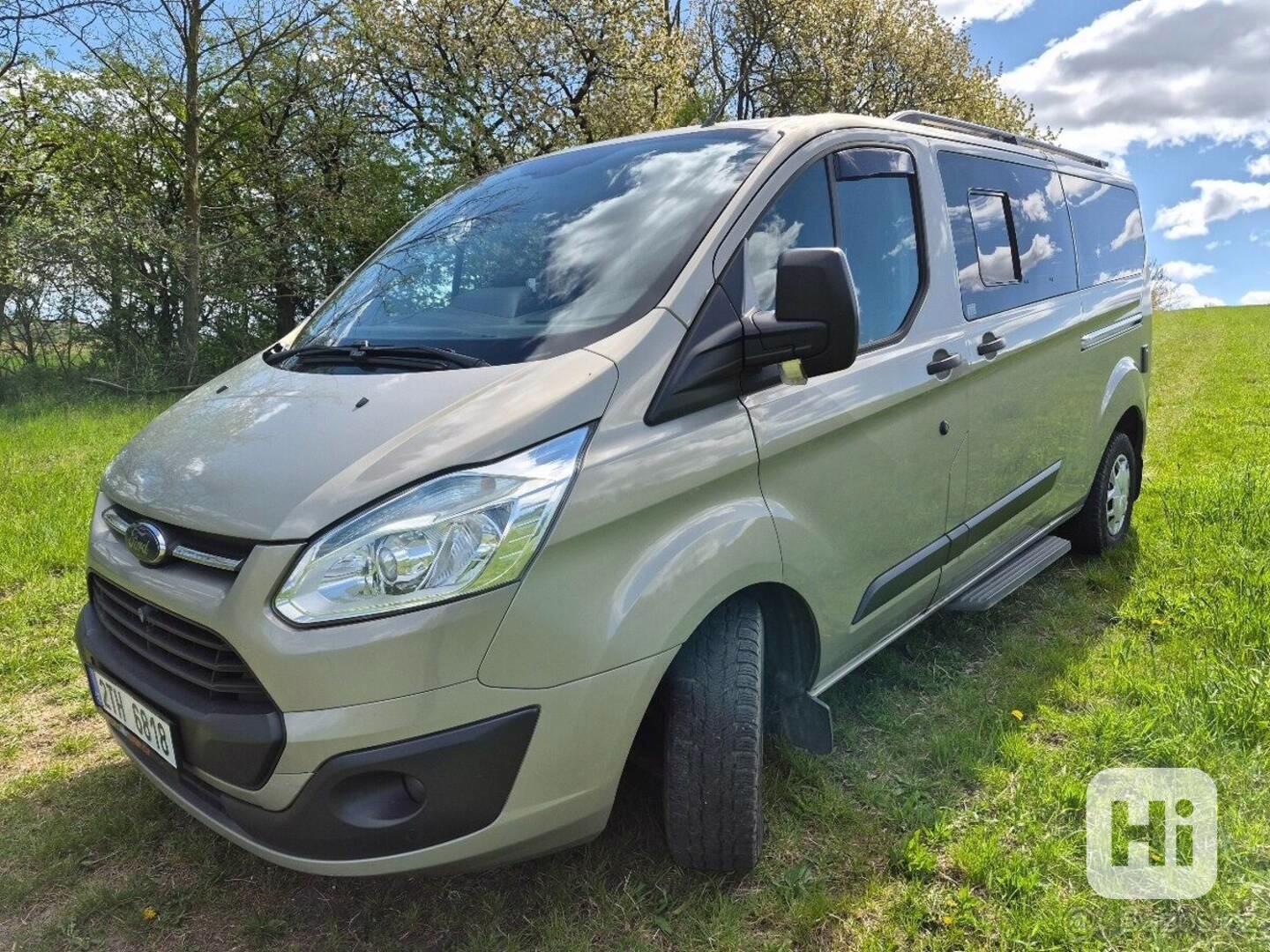 Ford Tourneo Custom 2,2 - foto 1