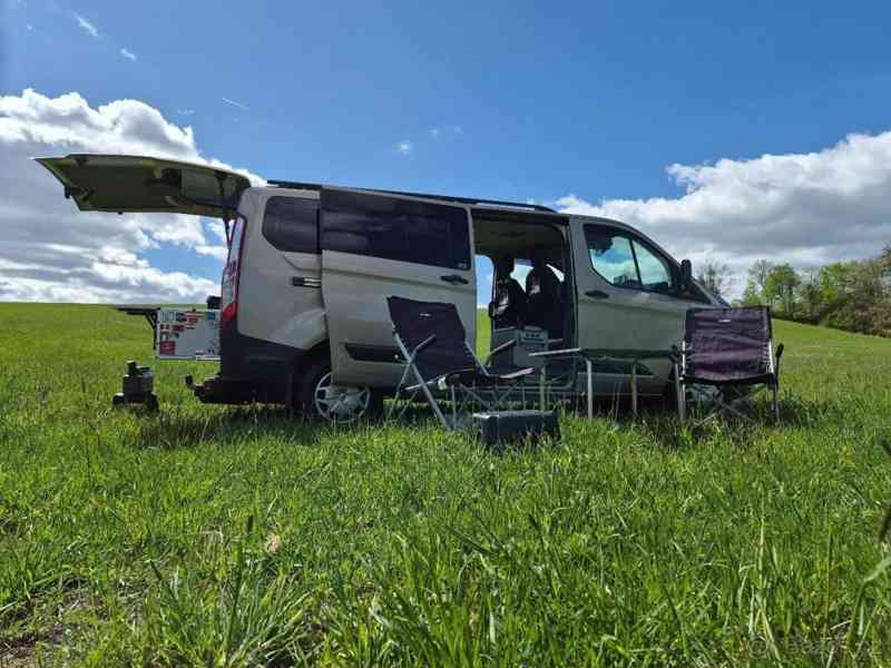 Ford Tourneo Custom 2,2 - foto 8