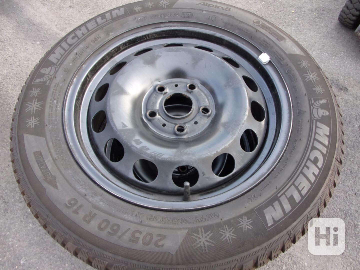 Zimní obutá sada VW 6x16 ET43 5x112x57 - 205/60/16 MICHELIN - foto 1