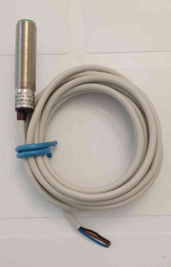 ALLEN BRADLEY 872C-D3NP12-E2 Indukční senzor - foto 4