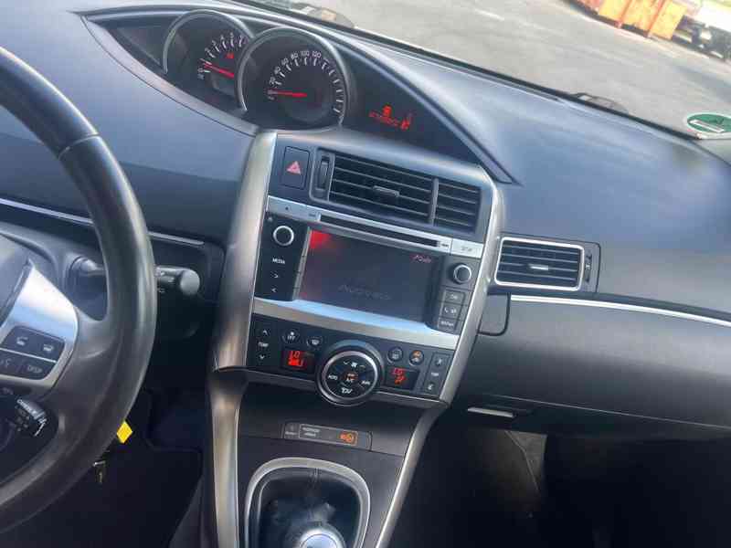 Toyota Verso 1,8i Life benzín 108kw - foto 5