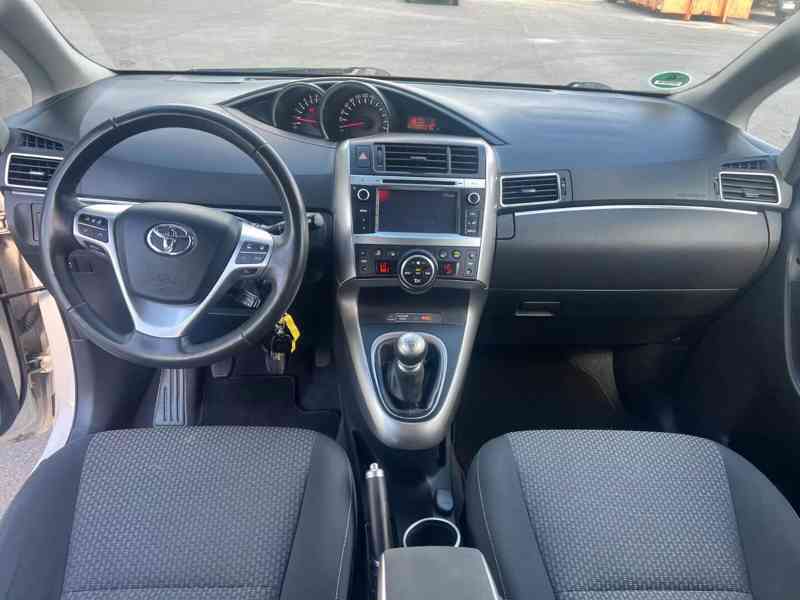 Toyota Verso 1,8i Life benzín 108kw - foto 13