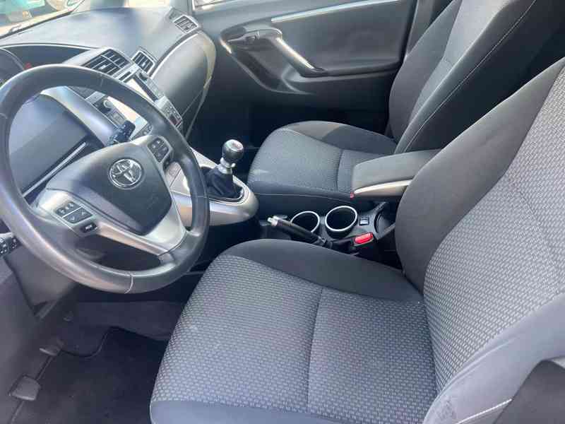 Toyota Verso 1,8i Life benzín 108kw - foto 11