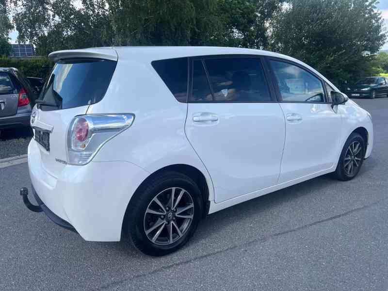 Toyota Verso 1,8i Life benzín 108kw - foto 4