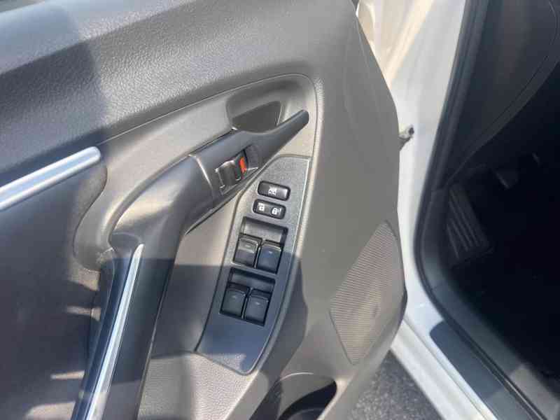 Toyota Verso 1,8i Life benzín 108kw - foto 7