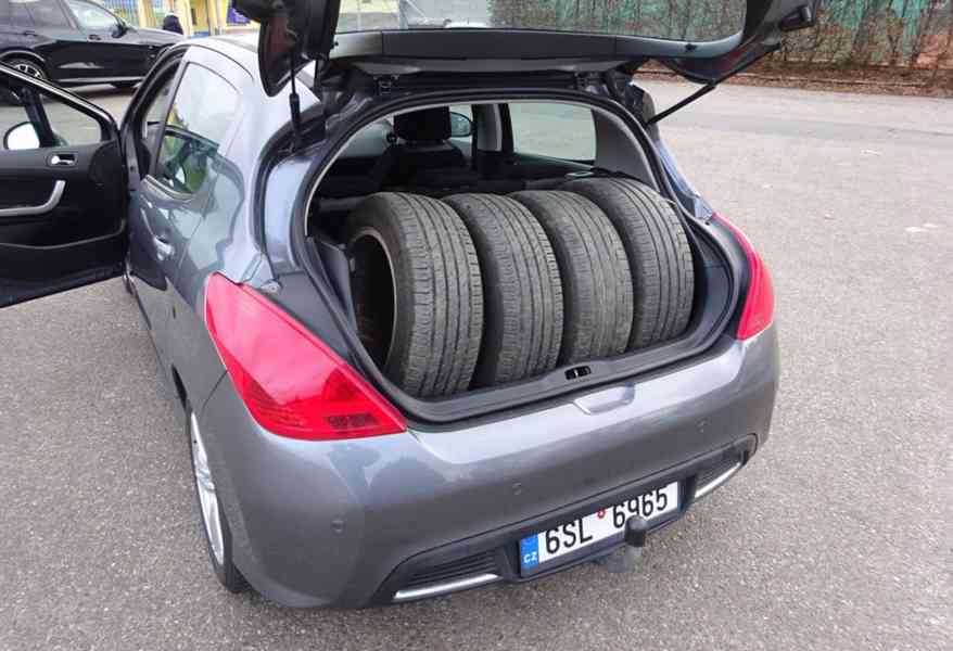 Peugeot 308 1.6i r.v.2010 serviska STK:9/2027 - foto 19