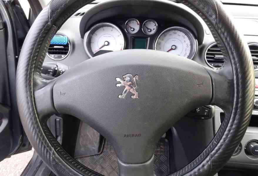 Peugeot 308 1.6i r.v.2010 serviska STK:9/2027 - foto 8
