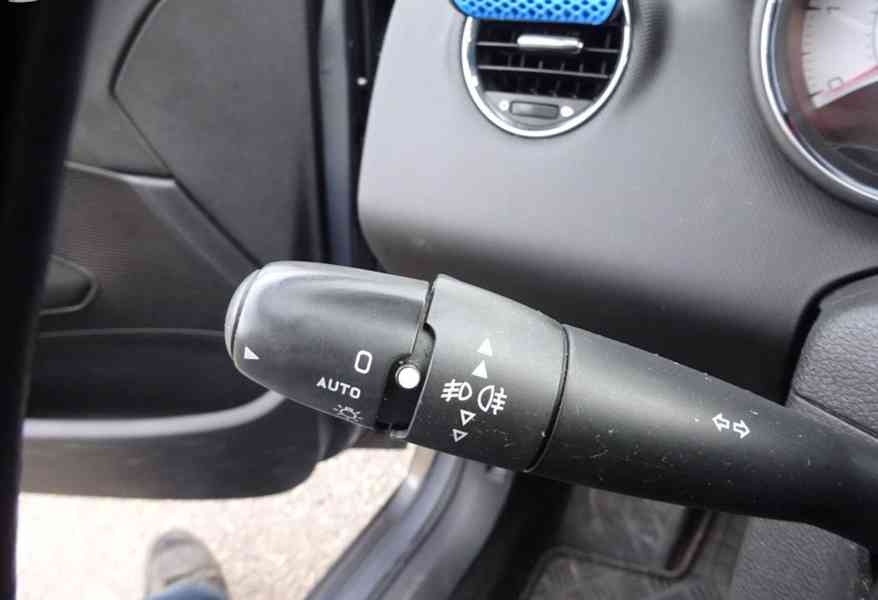 Peugeot 308 1.6i r.v.2010 serviska STK:9/2027 - foto 9