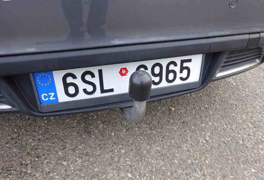 Peugeot 308 1.6i r.v.2010 serviska STK:9/2027 - foto 20