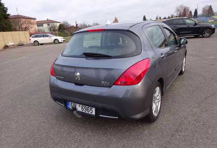 Peugeot 308 1.6i r.v.2010 serviska STK:9/2027 - foto 4