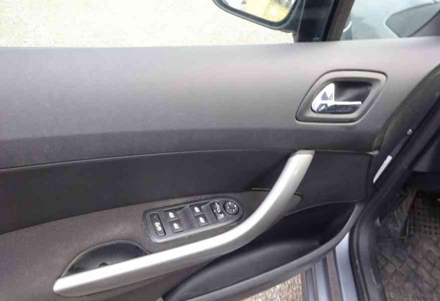 Peugeot 308 1.6i r.v.2010 serviska STK:9/2027 - foto 6