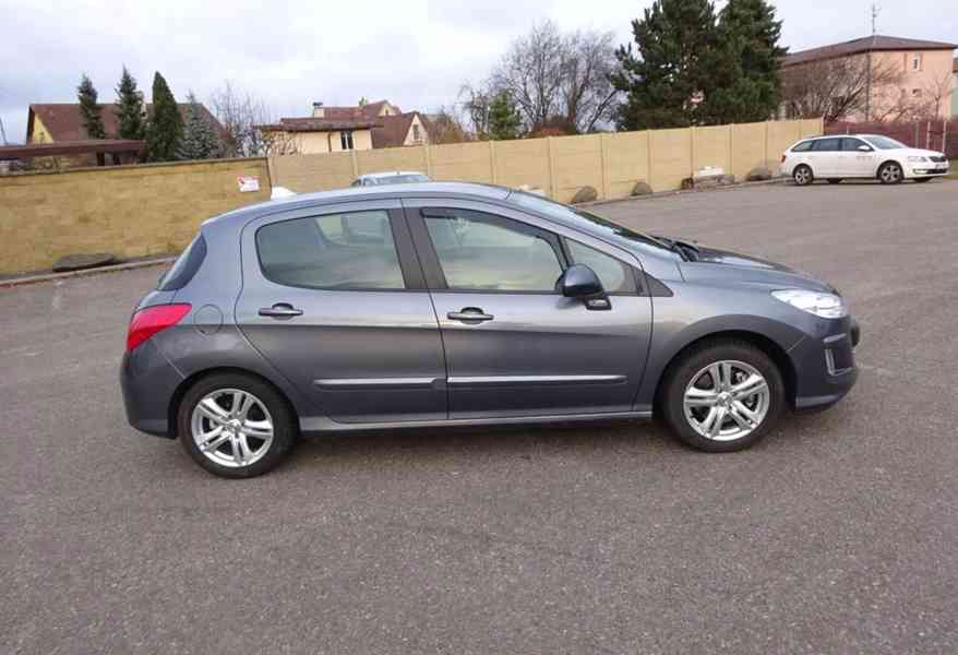 Peugeot 308 1.6i r.v.2010 serviska STK:9/2027 - foto 3