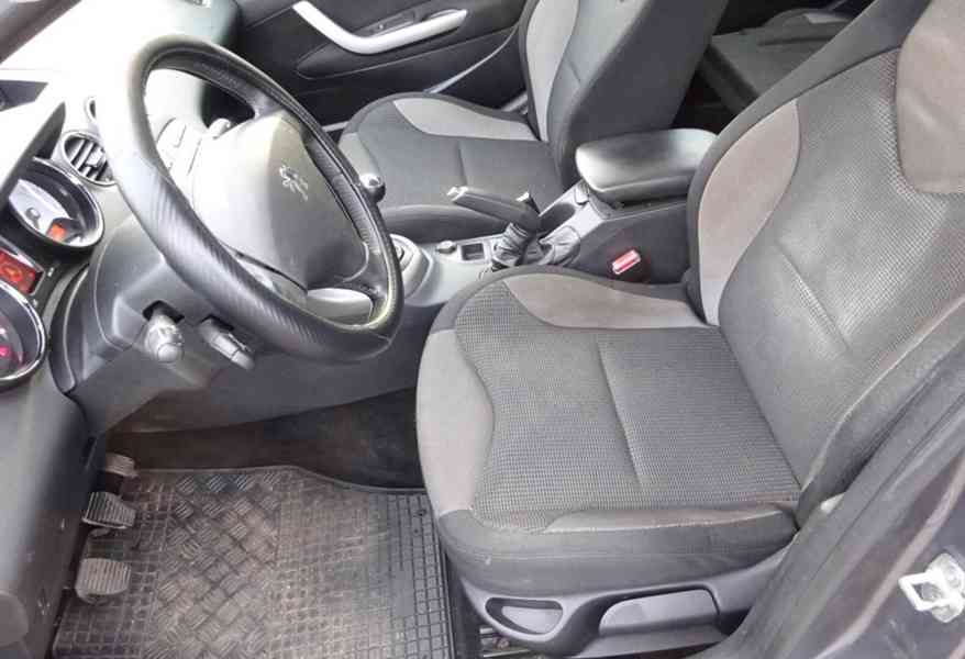 Peugeot 308 1.6i r.v.2010 serviska STK:9/2027 - foto 17