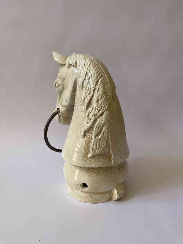 Litinová hlava koně - bílé provedení - foto 4