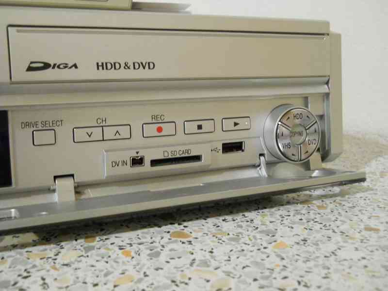 ⚠️VHS-HDD-DVD rekordér Panasonic DMR EX98 - foto 6