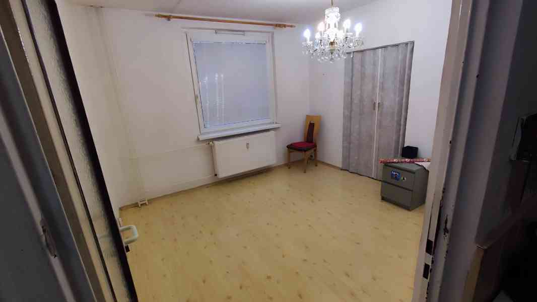 Nabízím k pronájmu byt 4+1 / REZERVACE / - foto 1