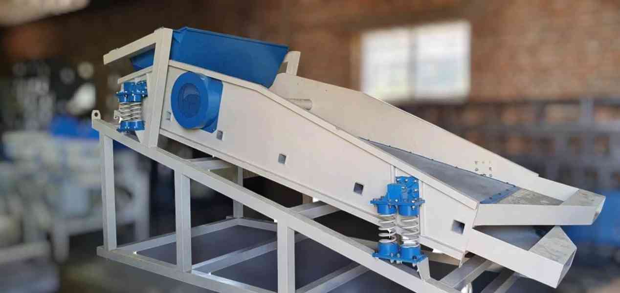 Vibrační třídič GV-2000 pro průmyslové třídění materiálů 