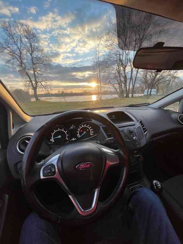 Ford Fiesta, Benzín. 2013. 137 000 km. Manual. NOVÁ STK - foto 4