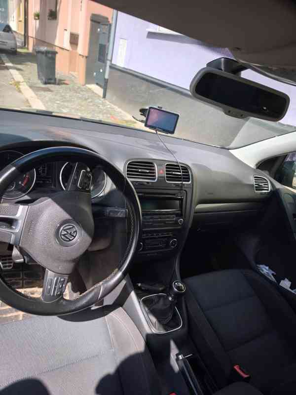 Automobil VW Golf  - foto 9