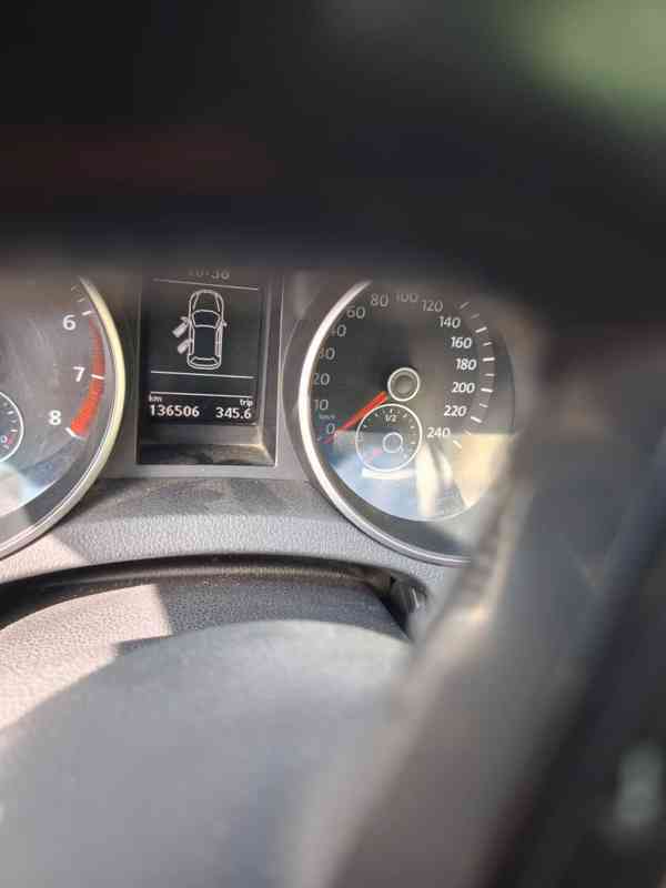Automobil VW Golf  - foto 8