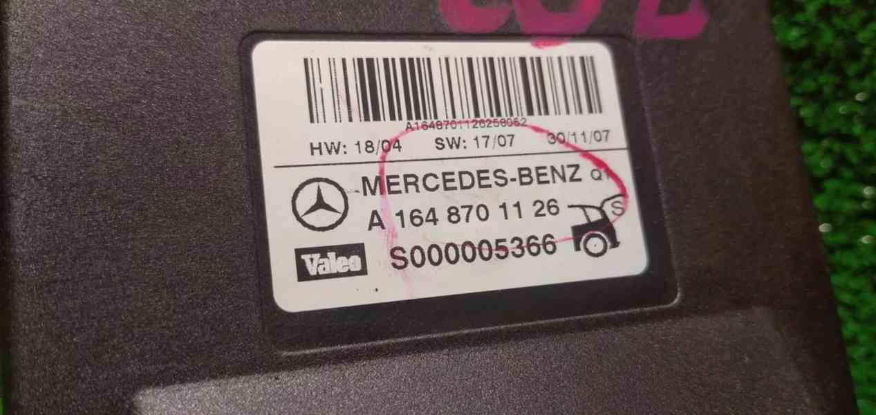  jednotka pátých dveří  Mercedes ML/GL W164  - foto 4