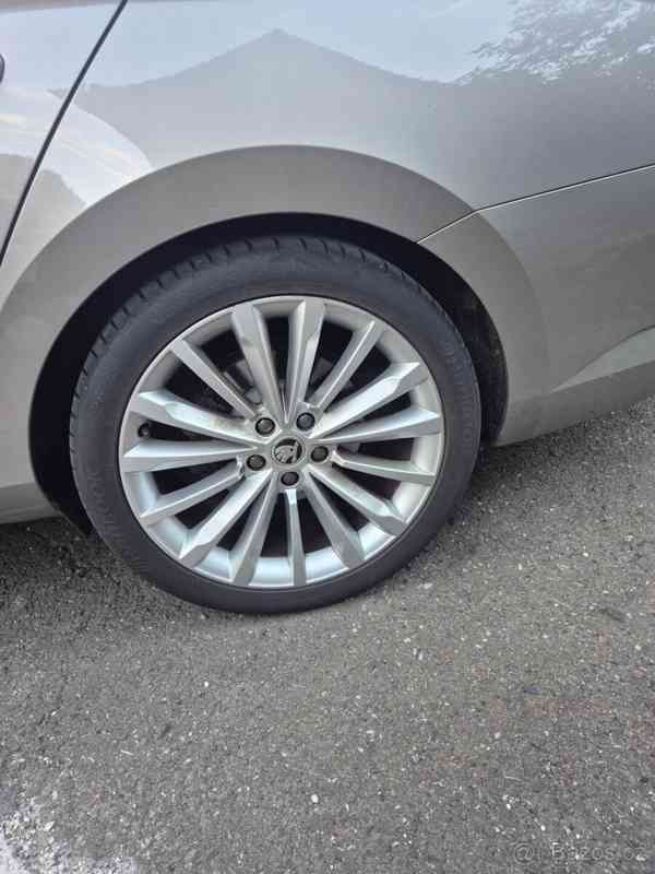 Škoda Superb 2,0   140 kW DSG 4x4 | 12/2017 - foto 19