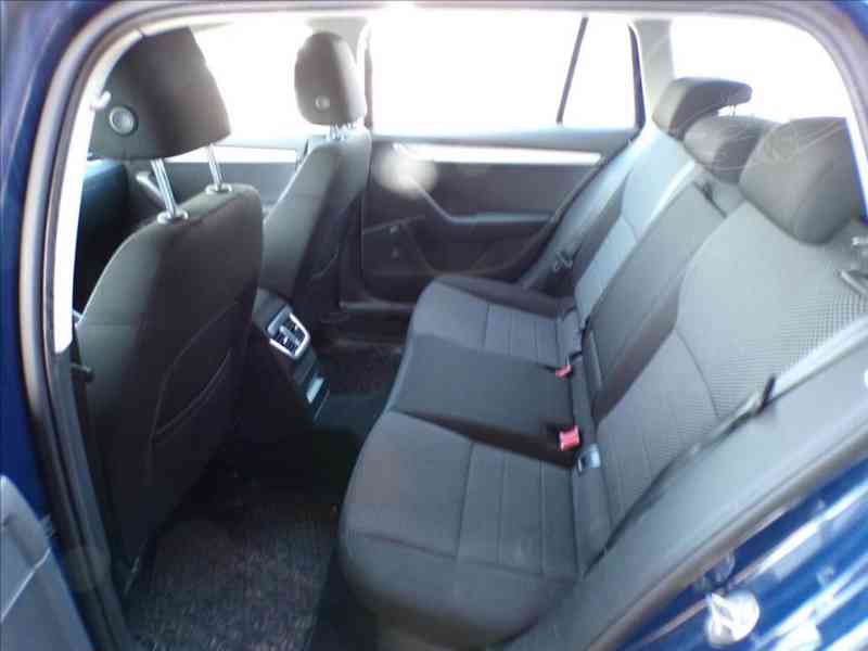 Škoda Octavia 1,6 TDI - foto 8