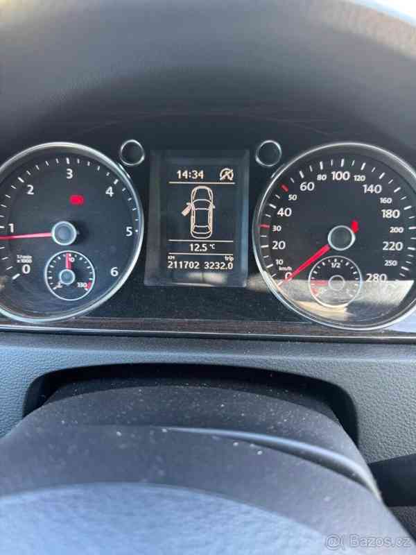 Volkswagen Passat 2,0 - foto 8