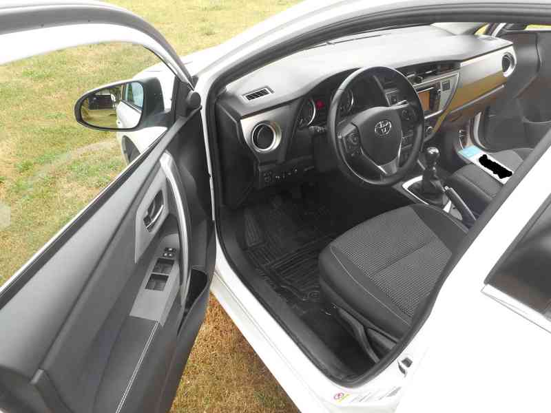 Toyota Auris 1.6, 97 kW, Hatchback, 2014 - foto 6