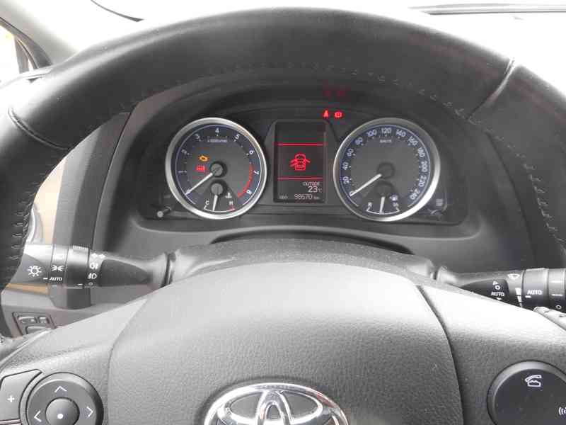 Toyota Auris 1.6, 97 kW, Hatchback, 2014 - foto 8