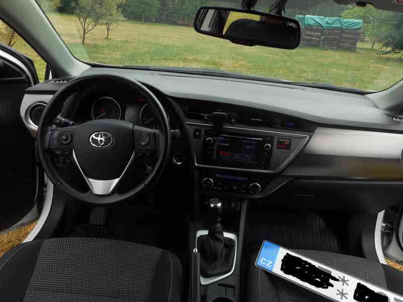 Toyota Auris 1.6, 97 kW, Hatchback, 2014 - foto 7