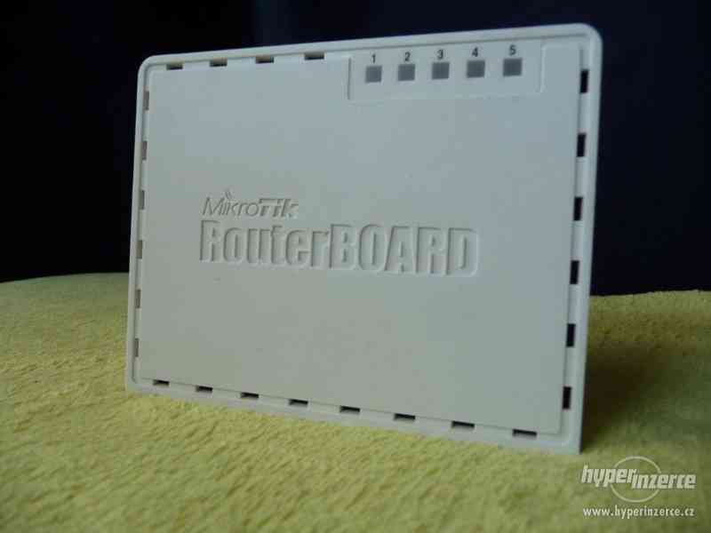 Router Board Mikrotik RB750UP - foto 1